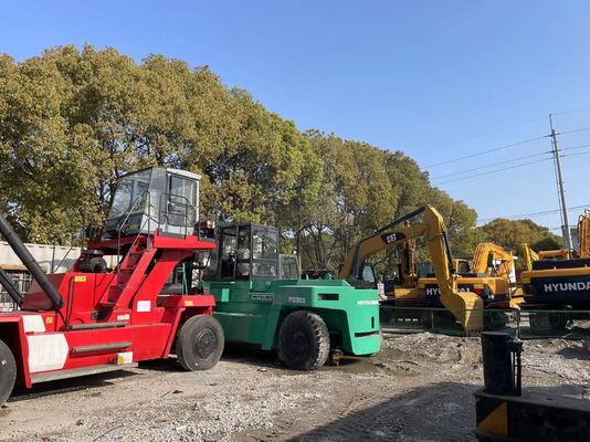 Χρησιμοποιούμενο φορτηγό ανελκυστήρα Mitsubishi F300 μεταχειρισμένο φορτηγό ανελκυστήρα 30 τόνων υψηλής χωρητικότητας