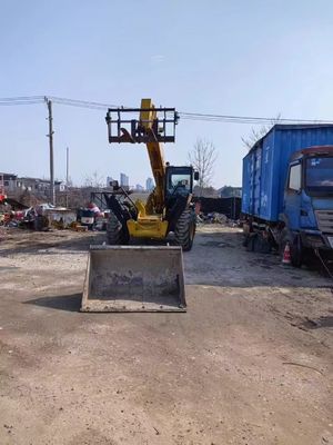 Αρχικό χρώμα Χρησιμοποιούμενοι τηλεσκοπικοί χειριστές XCMG XT680-170 Σταθερή λειτουργία
