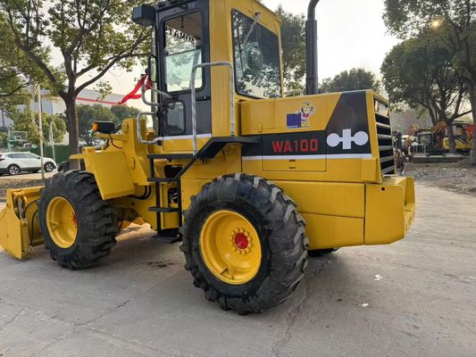 Αρχική Ιαπωνία Χρησιμοποιούνται Komatsu WA100-1 τροχοφόρες που εργάζονται στον κήπο