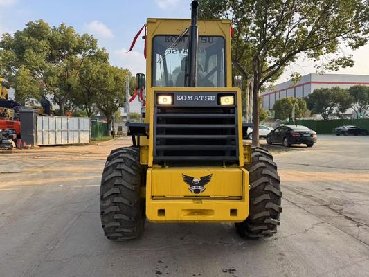 Αρχική Ιαπωνία Χρησιμοποιούνται Komatsu WA100-1 τροχοφόρες που εργάζονται στον κήπο