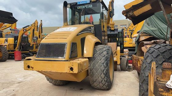 Αρχικό χρώμα Χρησιμοποιούμενη Caterpillar CS-683E Single Drum Road Roller Σε εξαιρετική κατάσταση