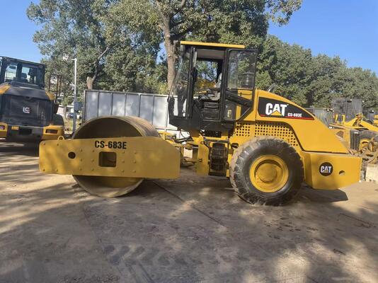 Αρχική Ιαπωνία Χρησιμοποιήθηκε Caterpillar CS-683E Single Drum Road Roller Σε εξαιρετική κατάσταση