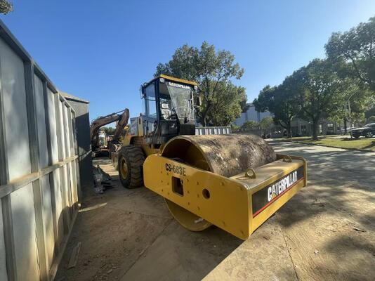 Αρχική Ιαπωνία Χρησιμοποιήθηκε Caterpillar CS-683E Single Drum Road Roller Σε εξαιρετική κατάσταση